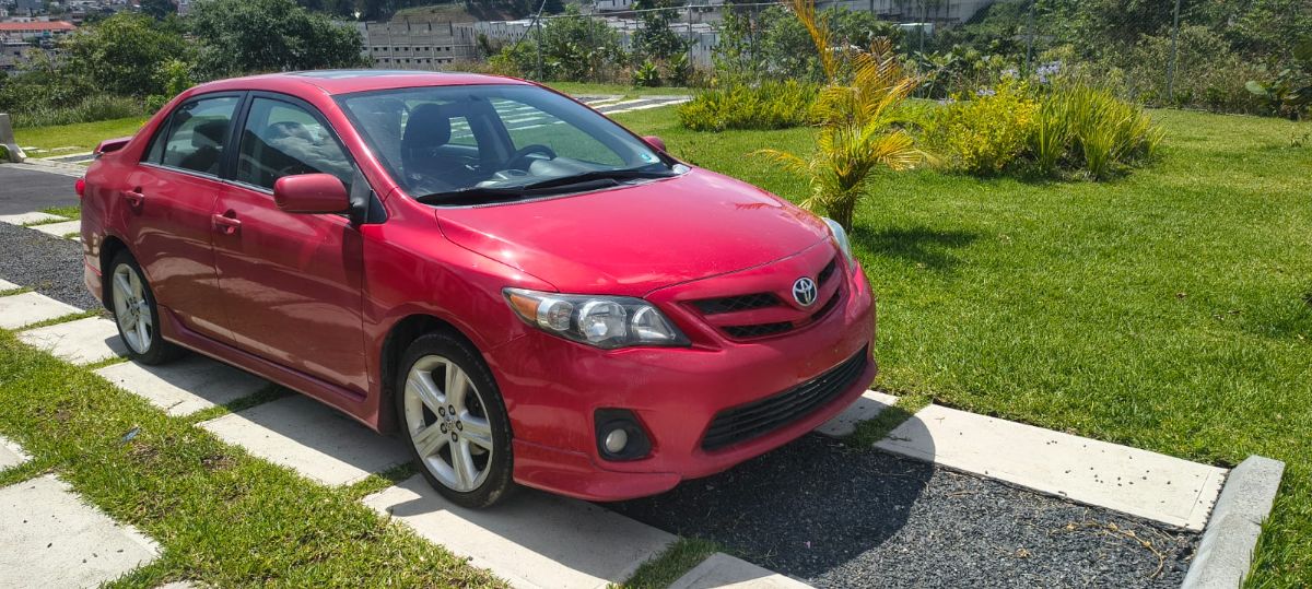 TOYOTA COROLLA S - 2013                                        