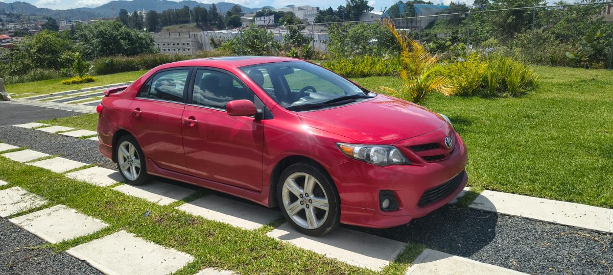 TOYOTA COROLLA S - 2013                                        