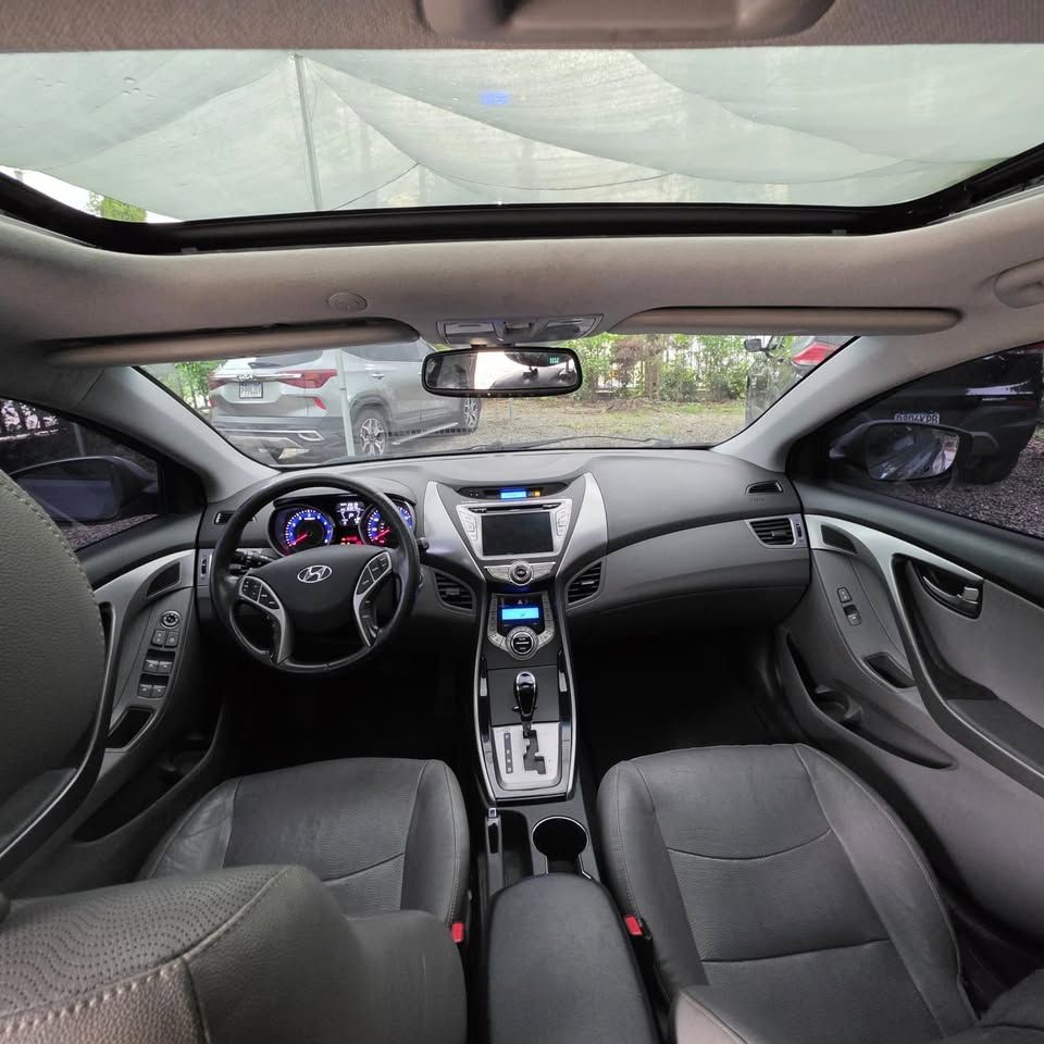 HYUNDAI ELANTRA - 2013                                        