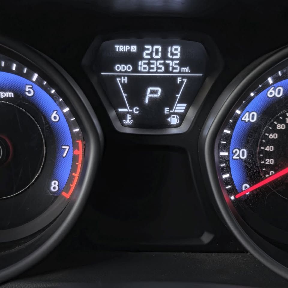 HYUNDAI ELANTRA - 2013                                        