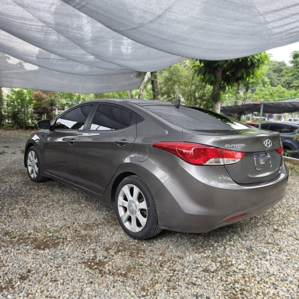 HYUNDAI ELANTRA - 2013                                        