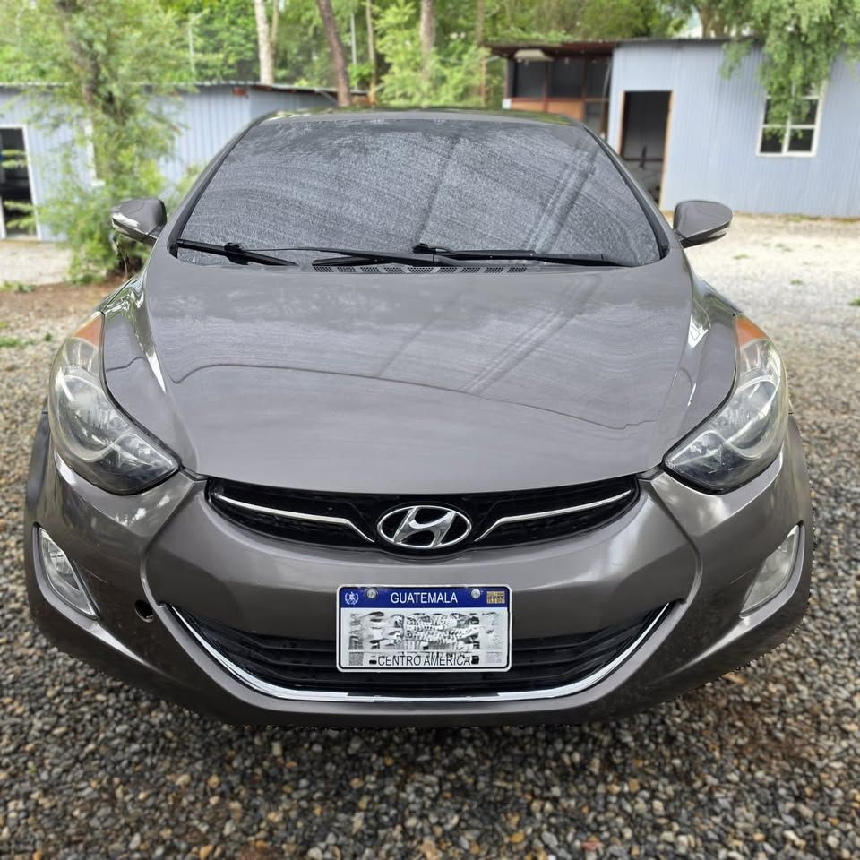 HYUNDAI ELANTRA - 2013                                        