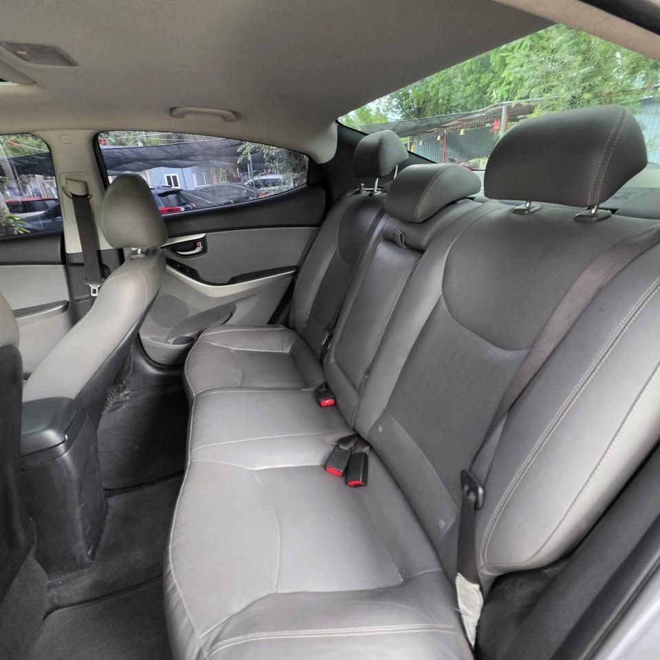 HYUNDAI ELANTRA - 2013                                        