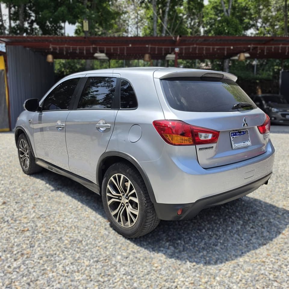 MITSUBISHI outlander - 2016                                        