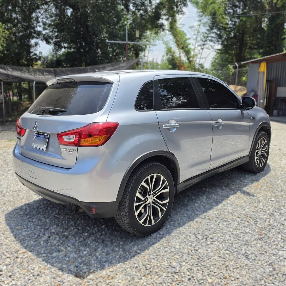MITSUBISHI outlander - 2016                                        