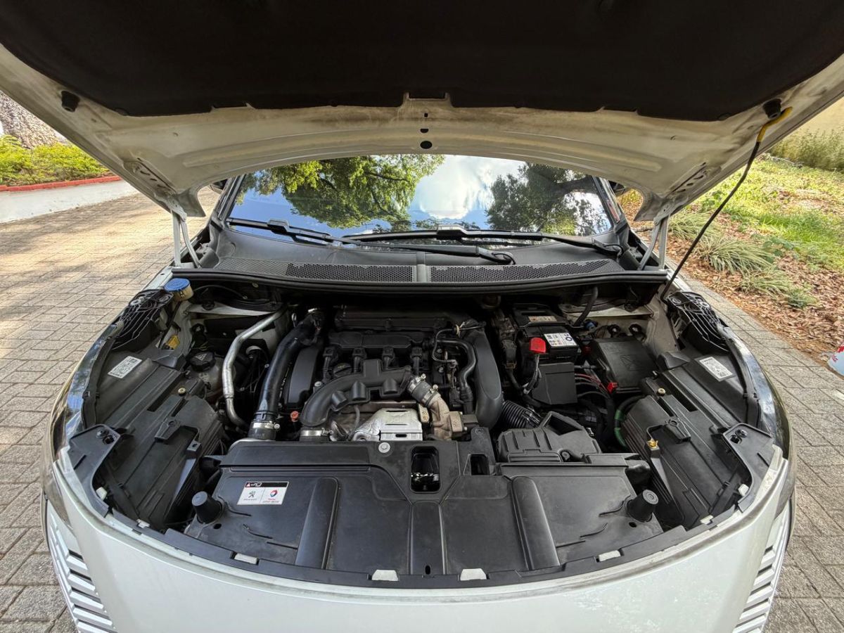 PEUGEOT 5008 - 2024                                        