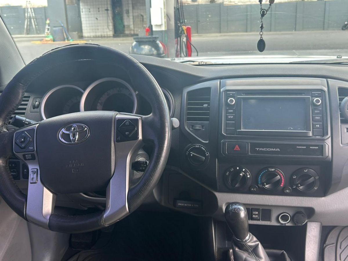 TOYOTA TACOMA - 2015                                        