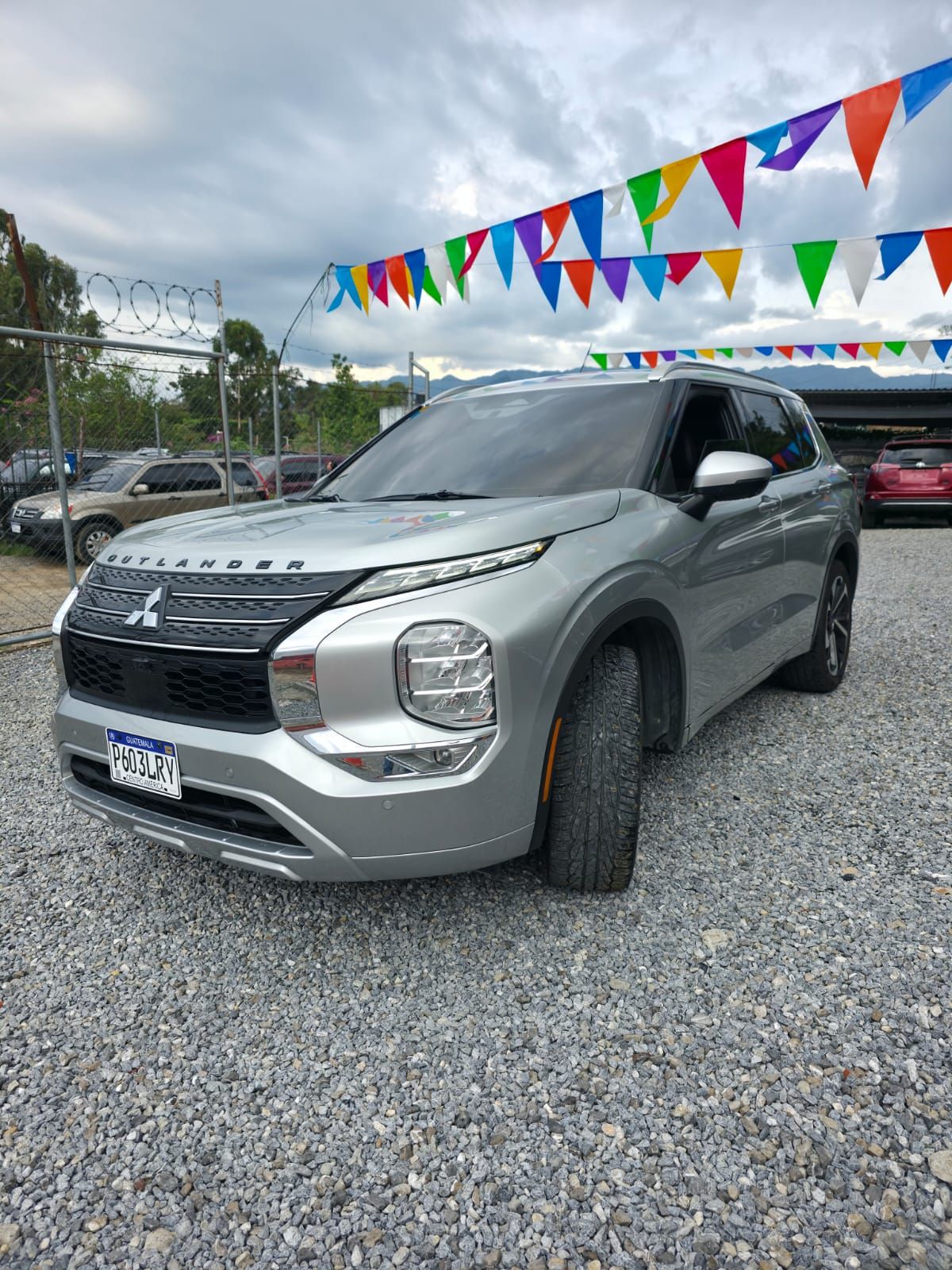 MITSUBISHI OUTLANDER SE - 2022                                        
