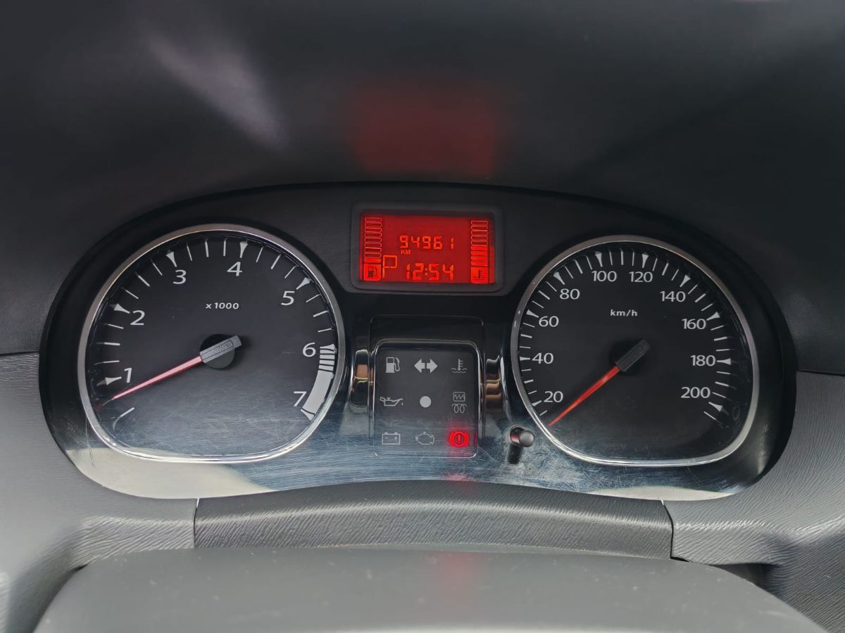 RENAULT DUSTER - 2014                                        