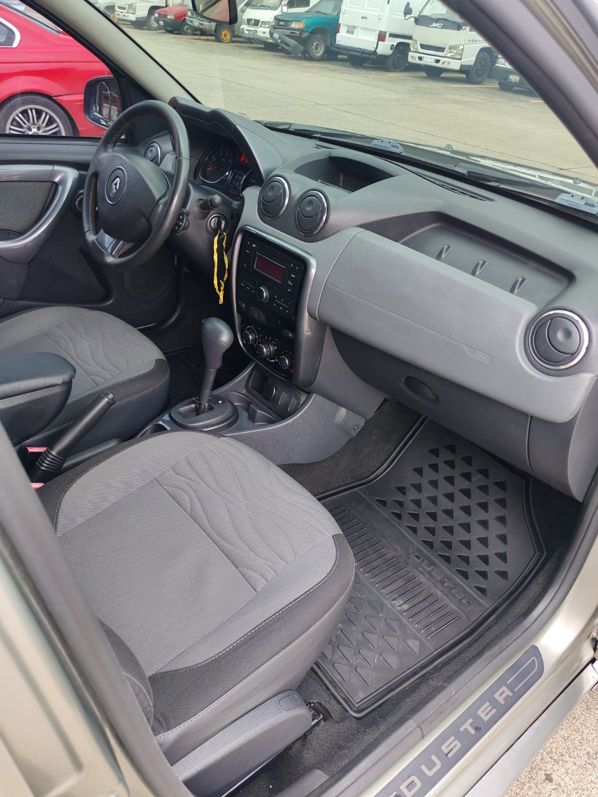 RENAULT DUSTER - 2014                                        