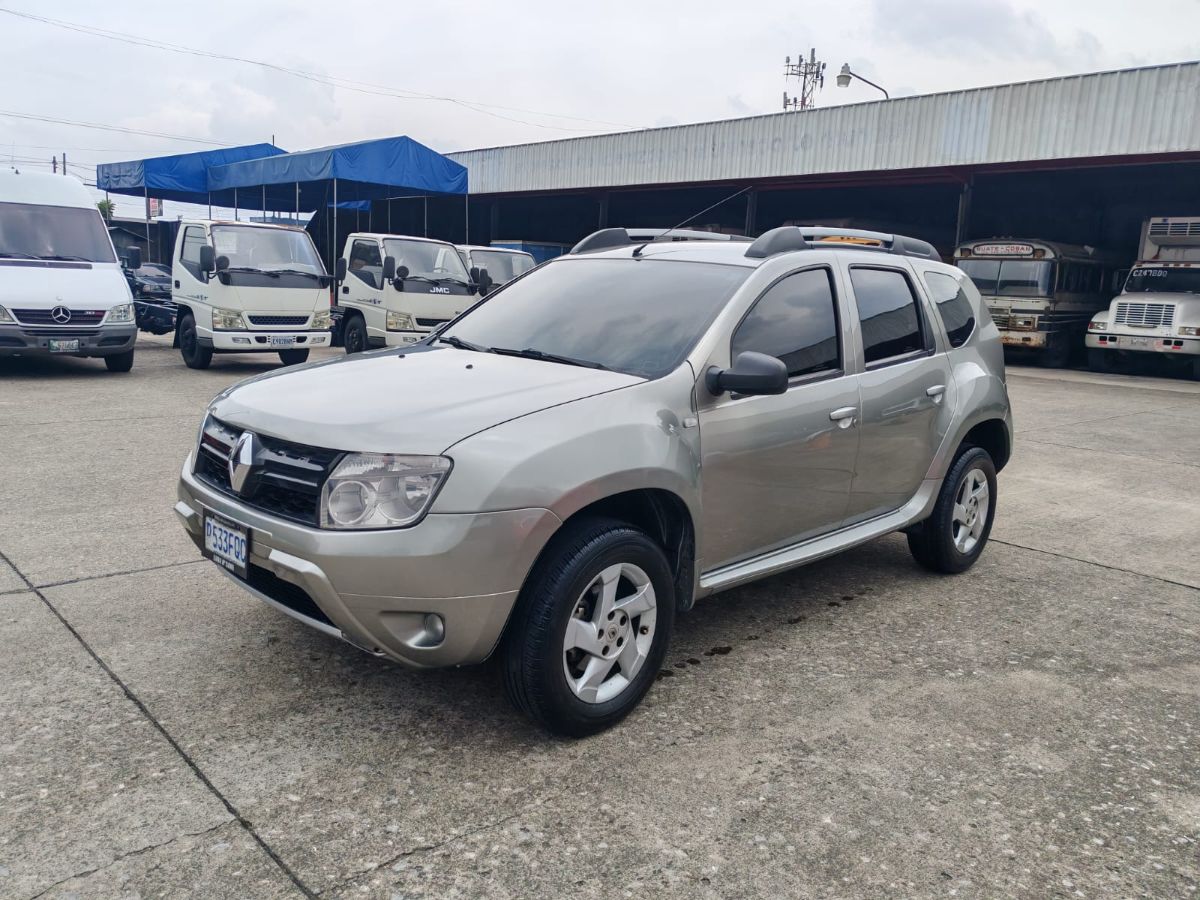 RENAULT DUSTER - 2014                                        