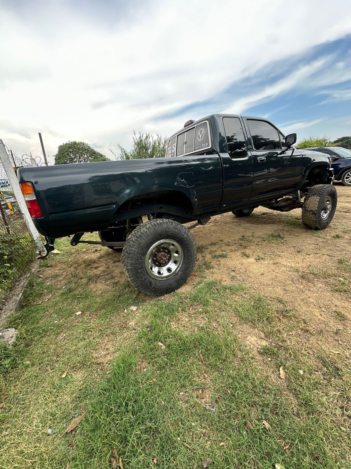 TOYOTA TACOMA - 1995                                        