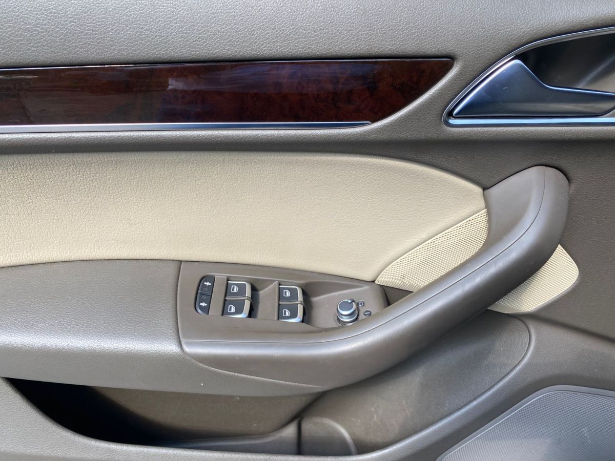 AUDI Q3 - 2014                                        