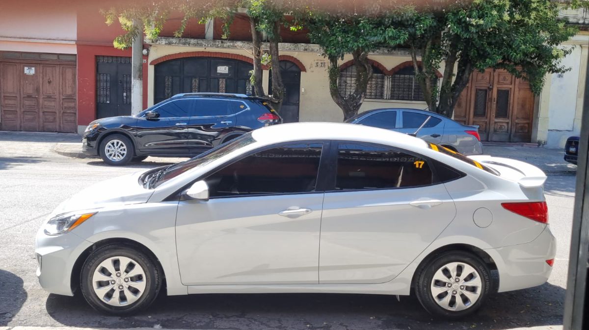 HYUNDAI ACCENT - 2017                                        