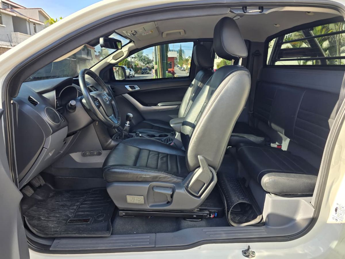 MAZDA BT-50 - 2020                                        