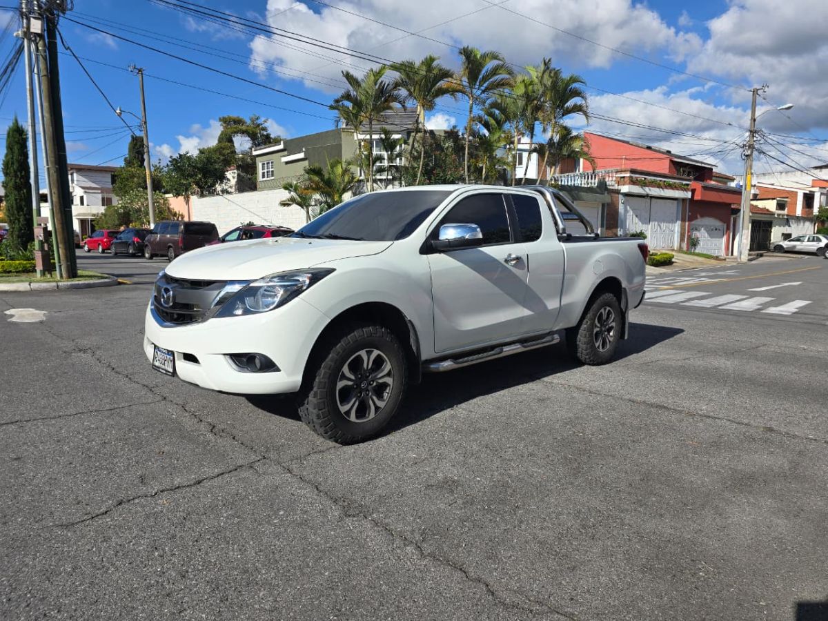 MAZDA BT-50 - 2020                                        