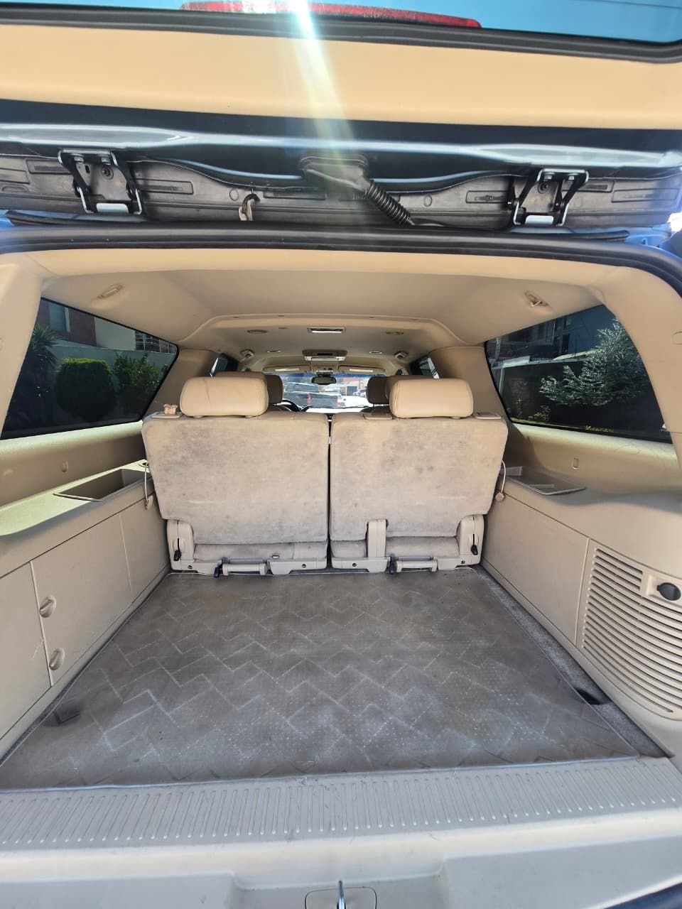 CHEVROLET SUBURBAN - 2008                                        