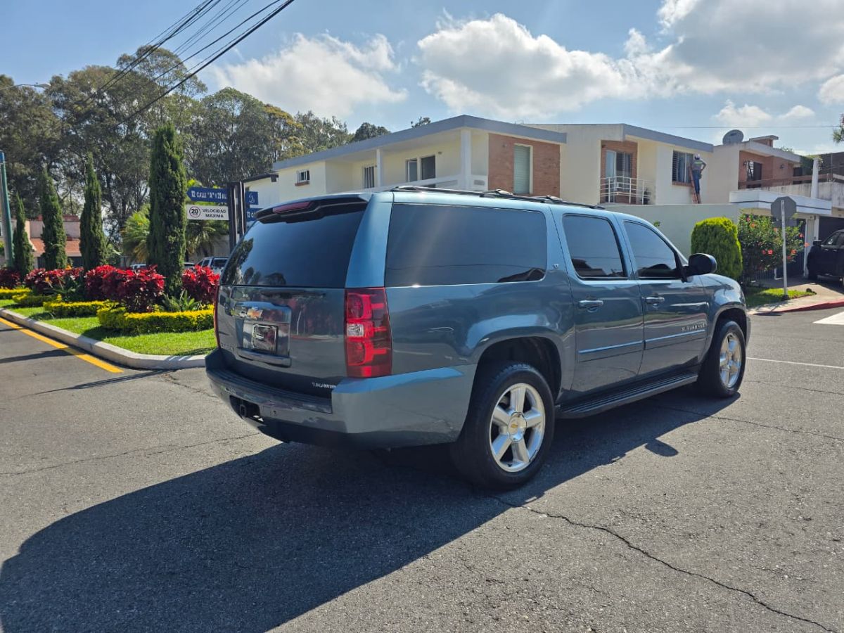 CHEVROLET SUBURBAN - 2008                                        
