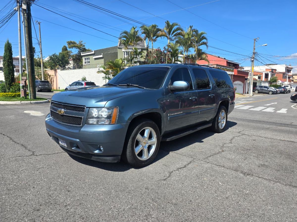 CHEVROLET SUBURBAN - 2008                                        