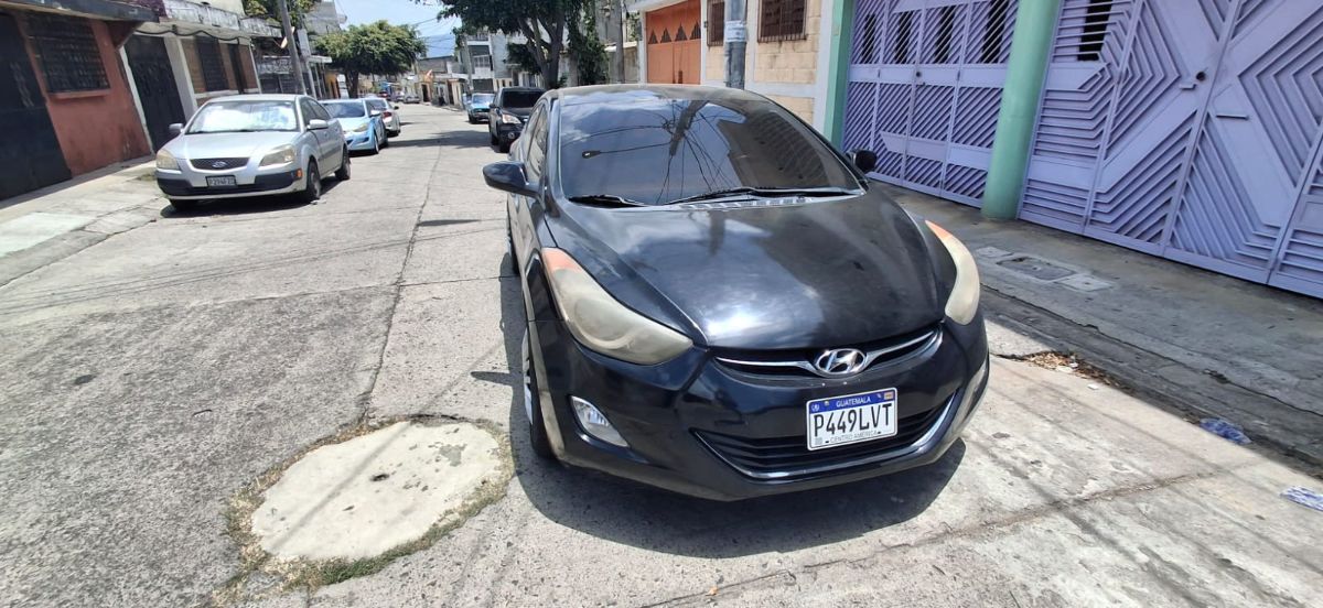 HYUNDAI ELANTRA - 2012                                        