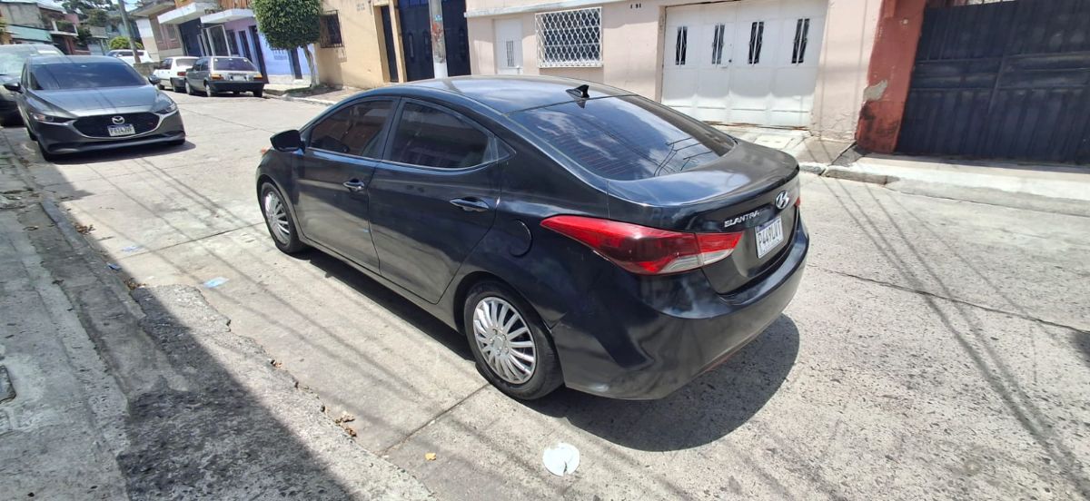 HYUNDAI ELANTRA - 2012                                        
