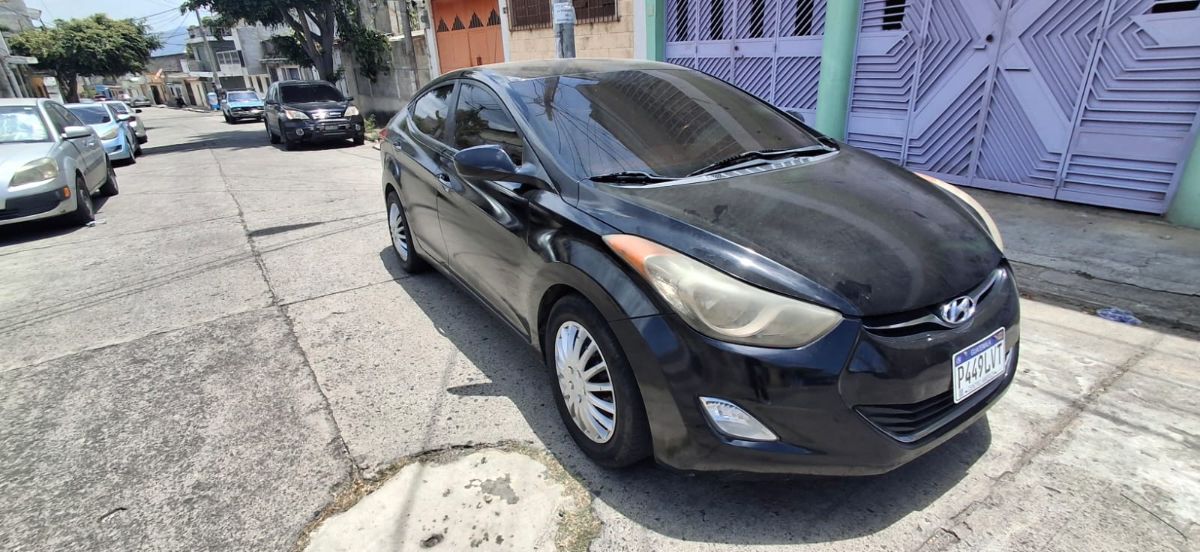 HYUNDAI ELANTRA - 2012                                        
