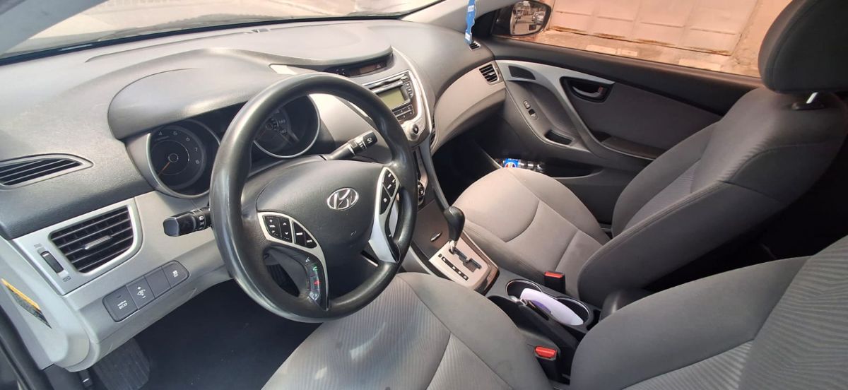 HYUNDAI ELANTRA - 2012                                        