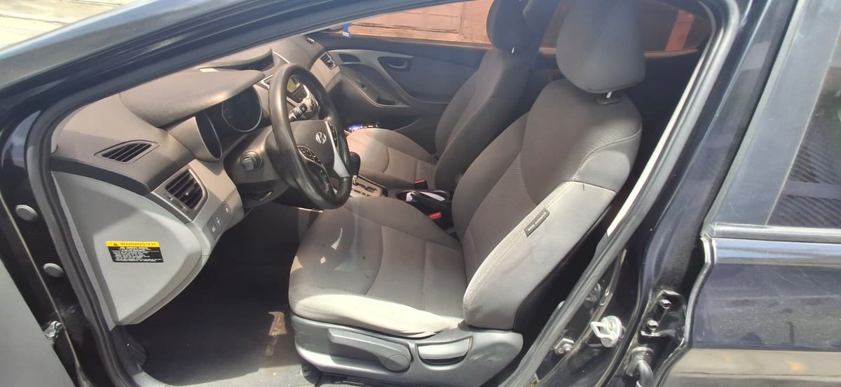 HYUNDAI ELANTRA - 2012                                        