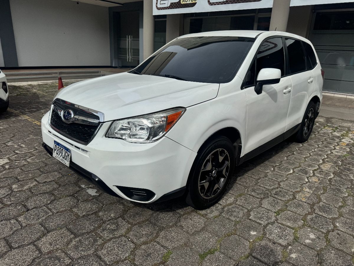 SUBARU FORESTER - 2015                                        