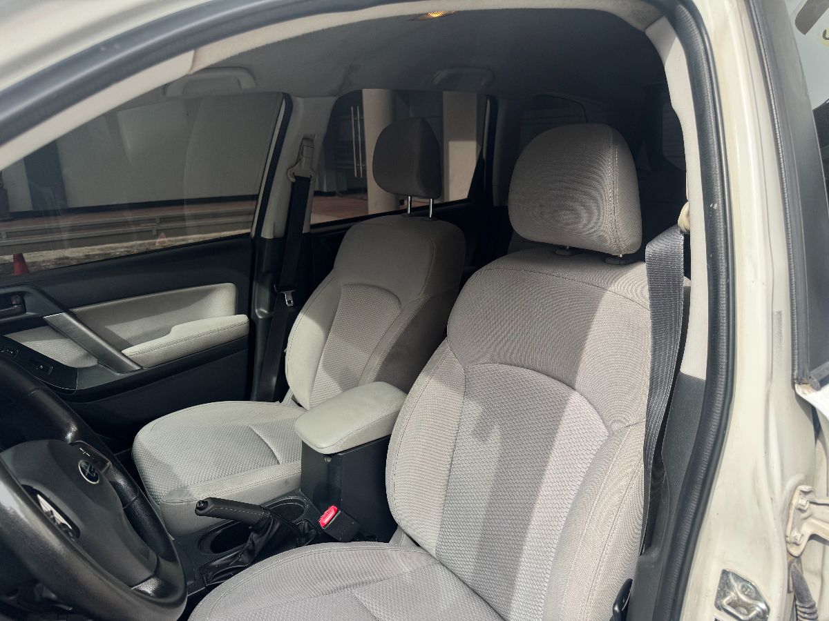 SUBARU FORESTER - 2015                                        