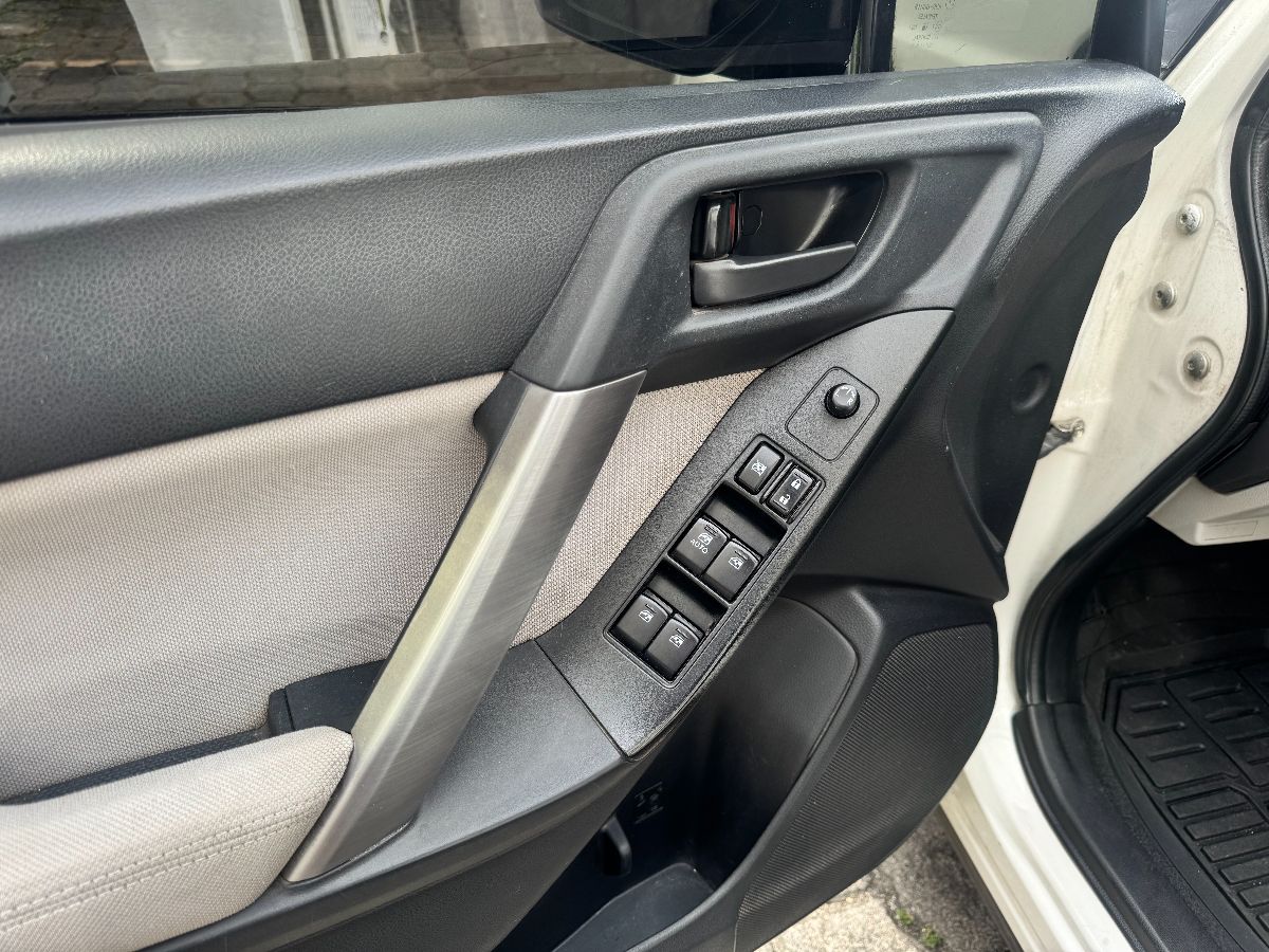 SUBARU FORESTER - 2015                                        