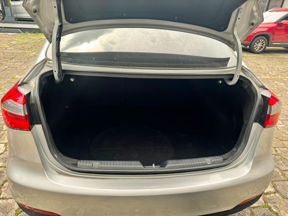 KIA CERATO - 2014                                        