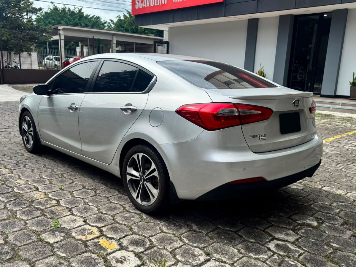 KIA CERATO - 2014                                        