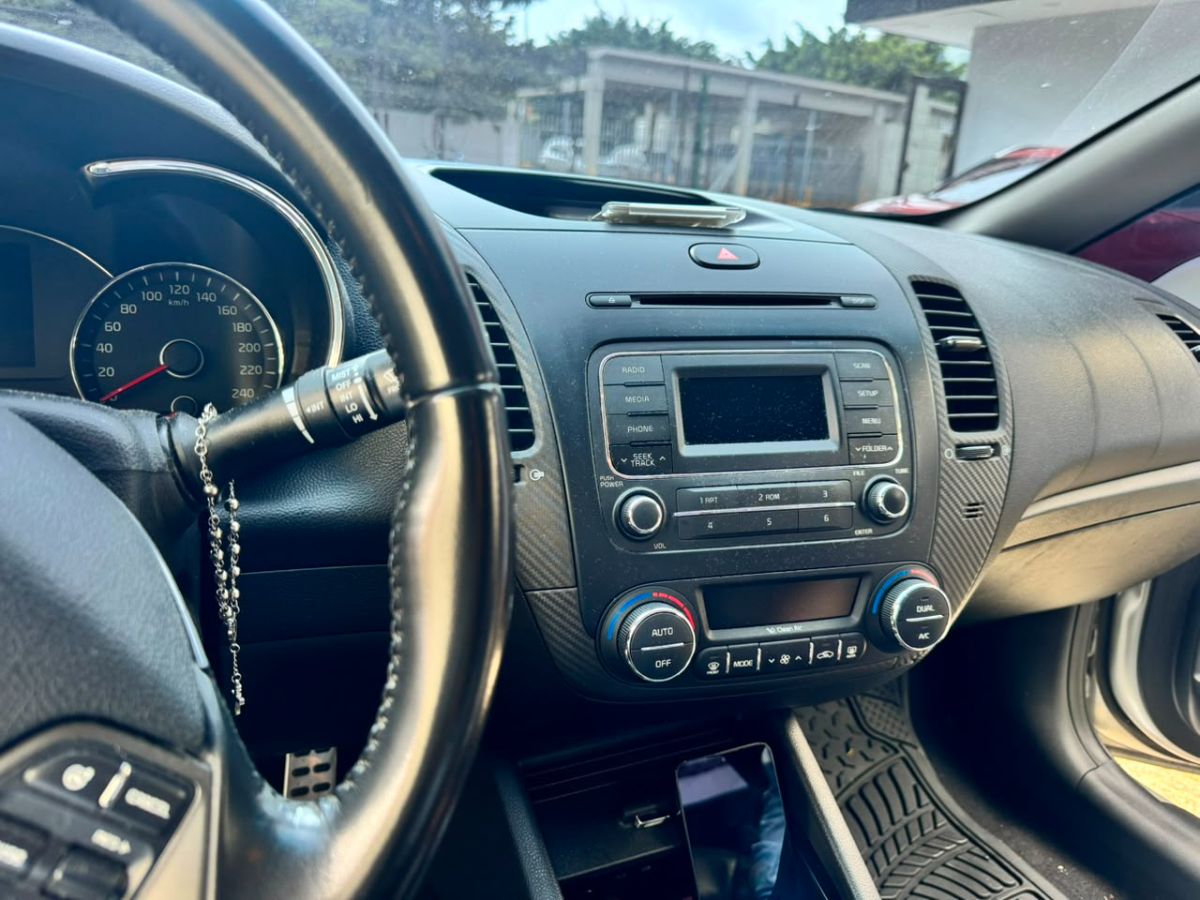 KIA CERATO - 2014                                        