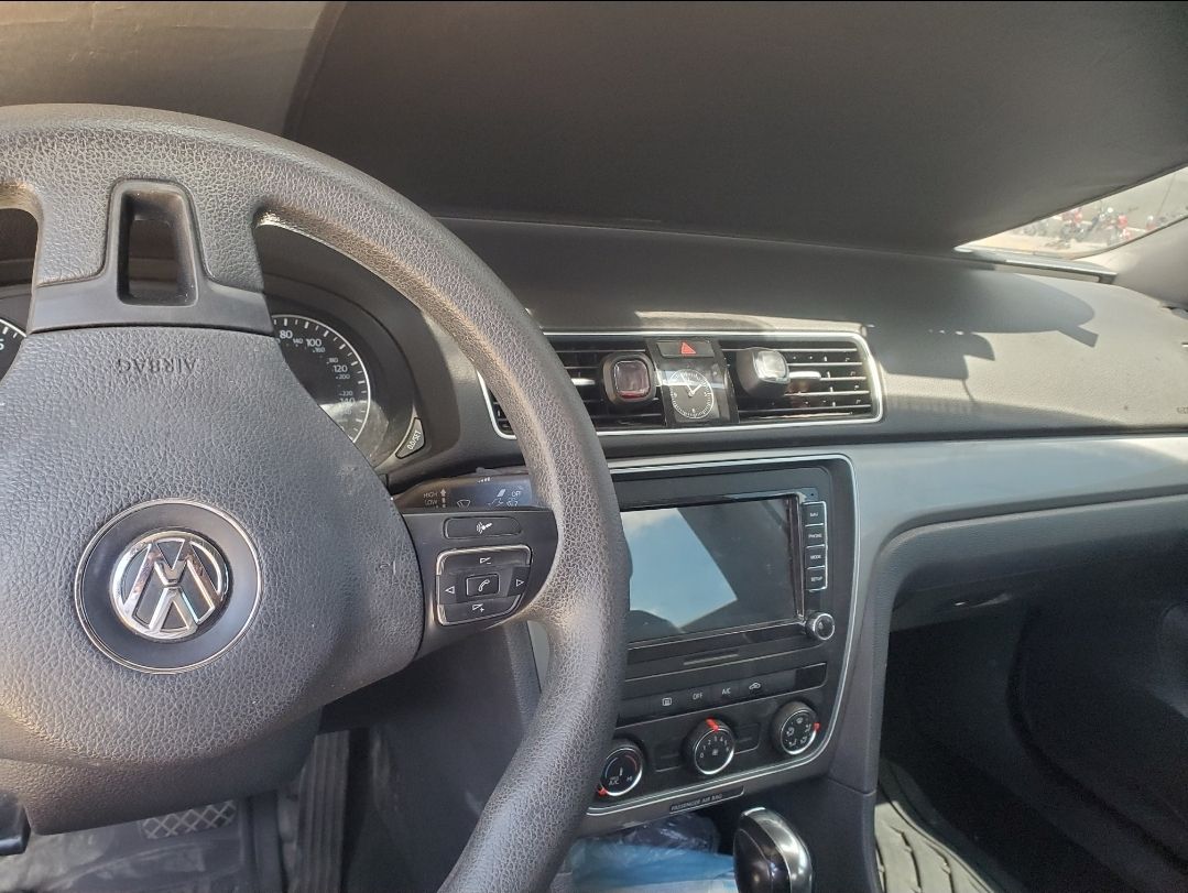 VOLKSWAGEN PASSAT - 2016                                        