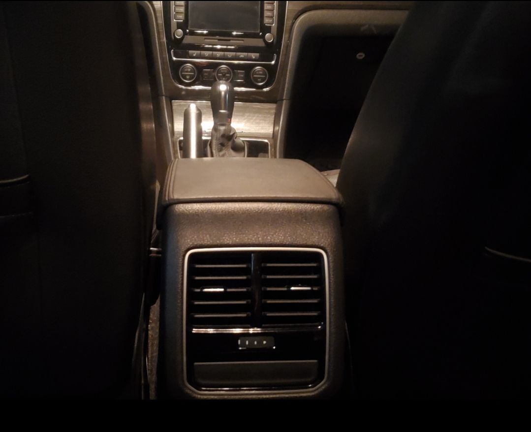 VOLKSWAGEN PASSAT - 2016                                        