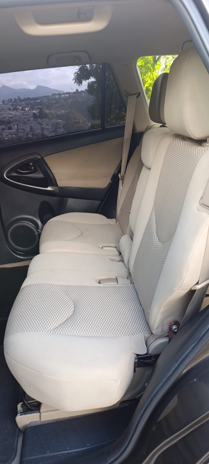 TOYOTA RAV-4 - 2012                                        