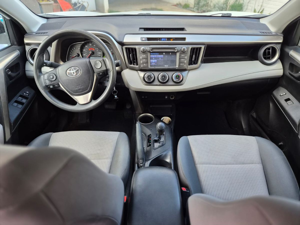 TOYOTA RAV-4 - 2015                                        