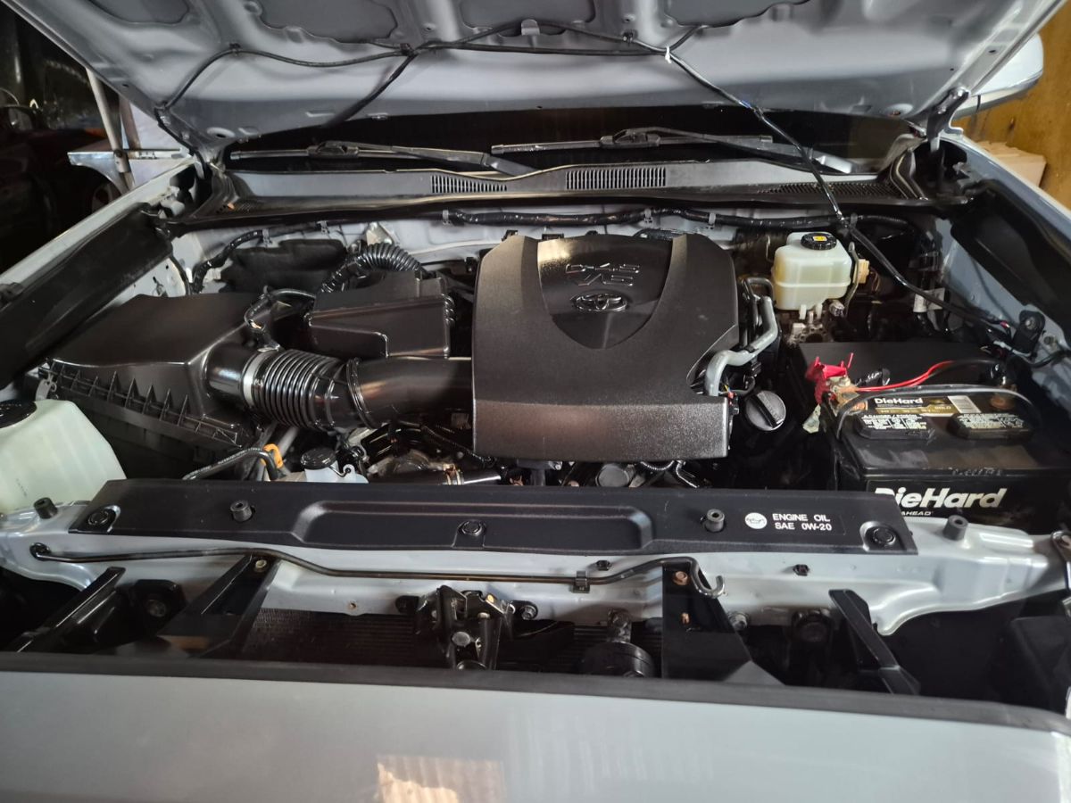 TOYOTA TACOMA - 2018                                        