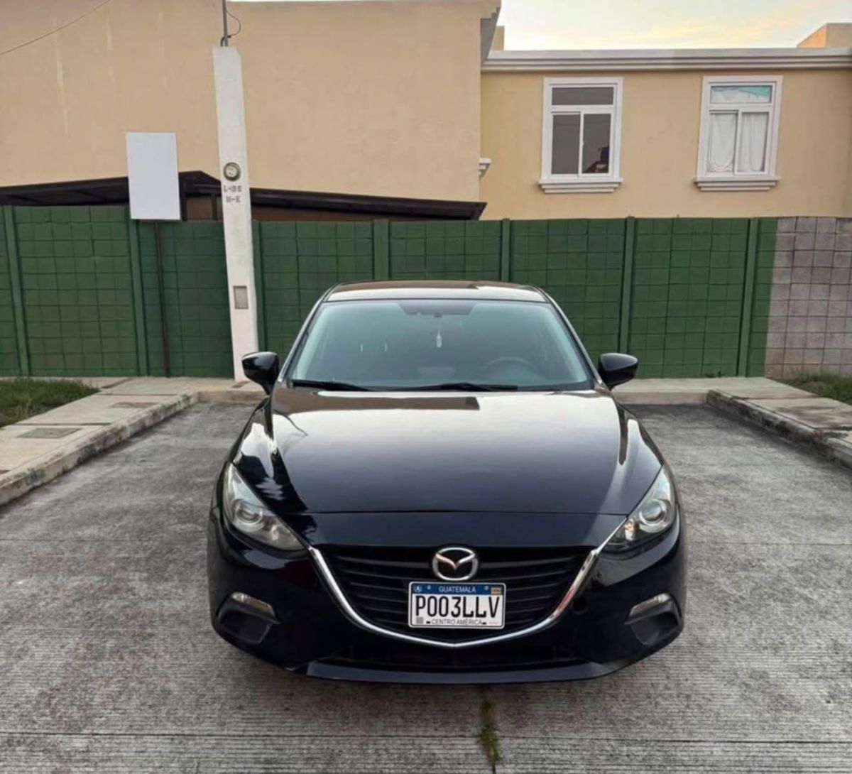 MAZDA 3 - 2016                                        