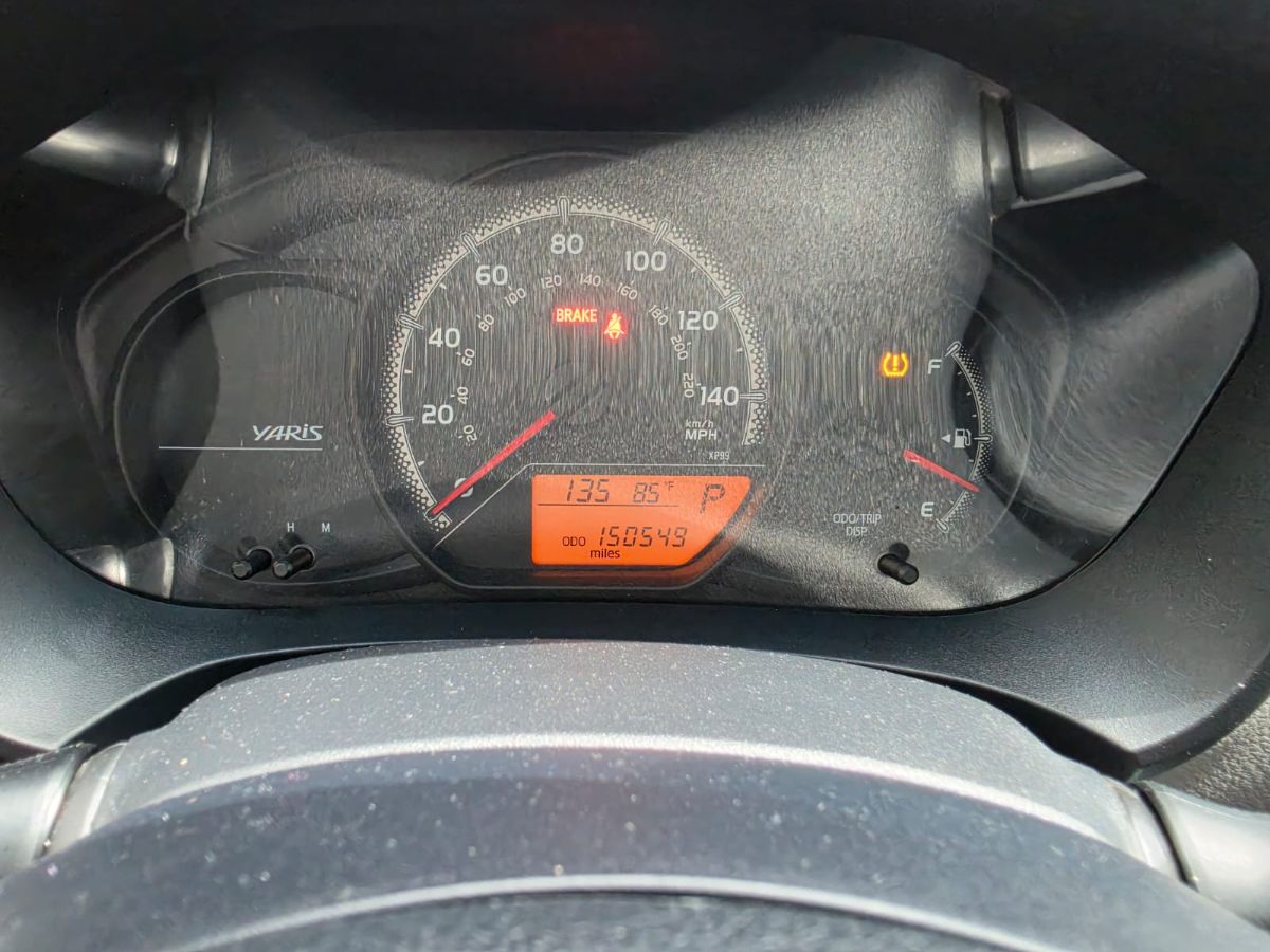 TOYOTA YARIS - 2015                                        