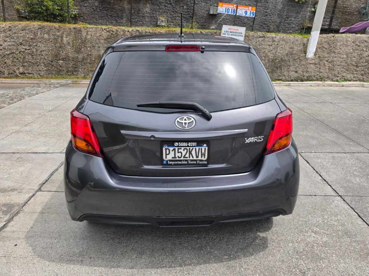 TOYOTA YARIS - 2015                                        