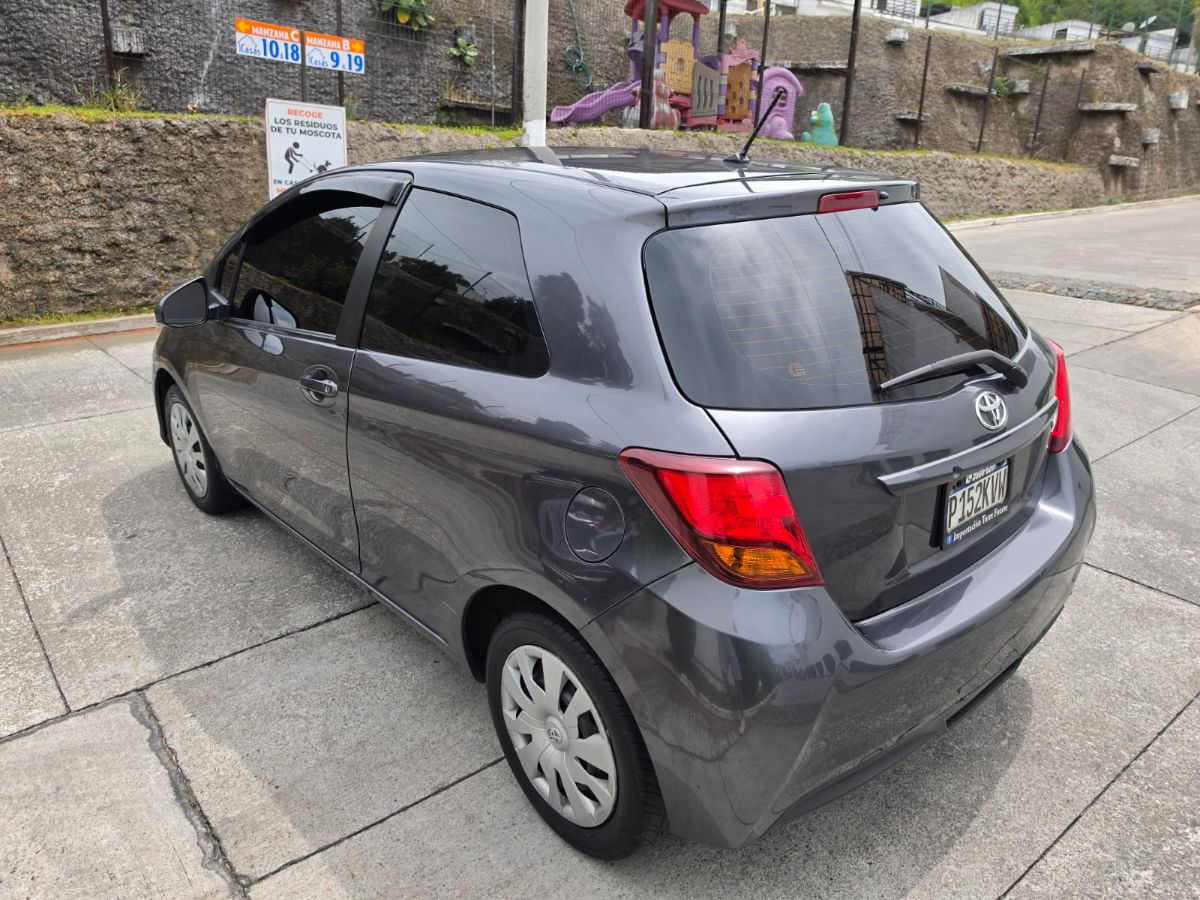 TOYOTA YARIS - 2015                                        