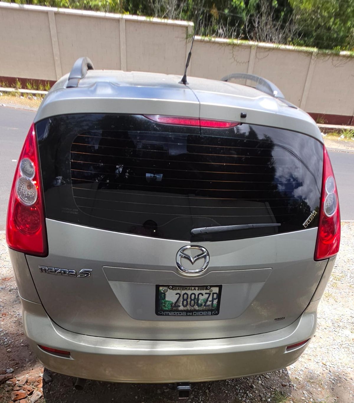 MAZDA 5 - 2006                                        
