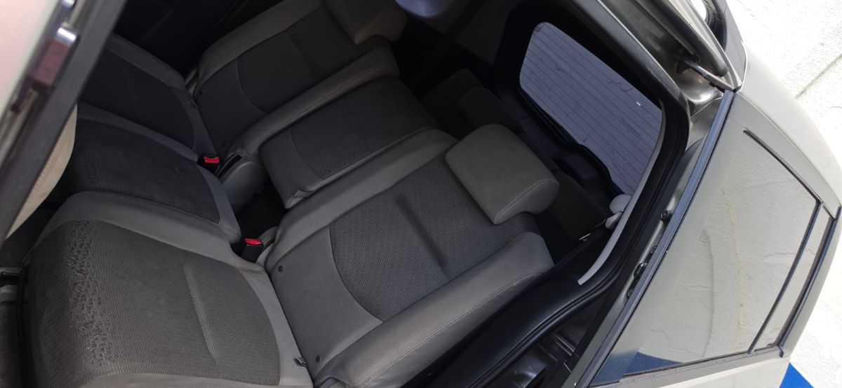 MAZDA 5 - 2006                                        