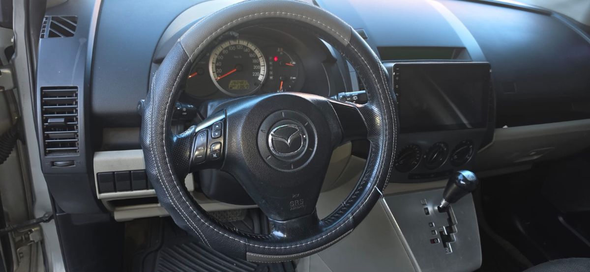 MAZDA 5 - 2006                                        