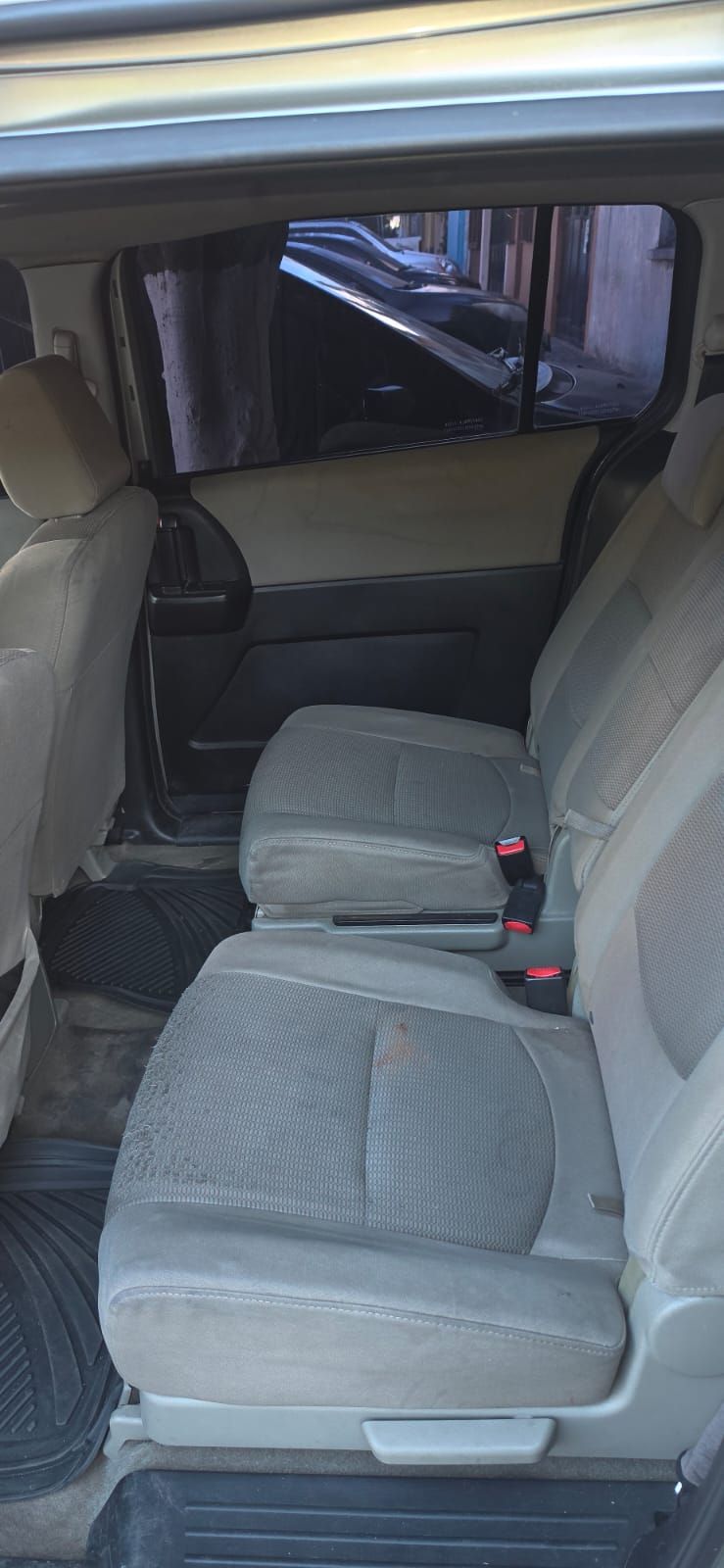 MAZDA 5 - 2006                                        