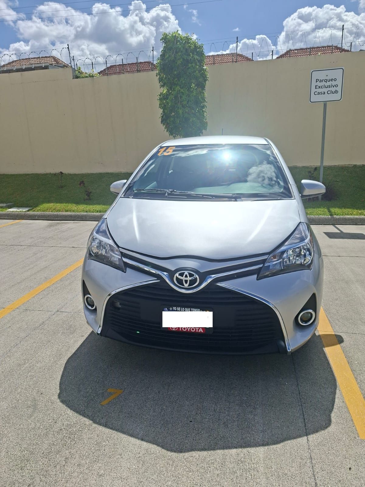 TOYOTA YARIS - 2015                                        