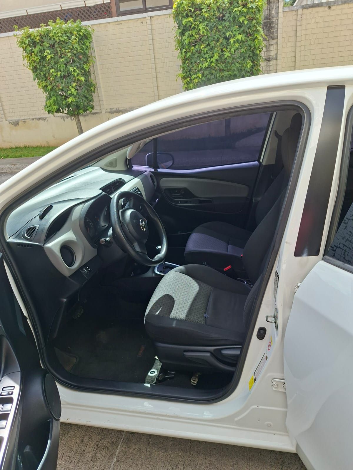 TOYOTA YARIS - 2016                                        