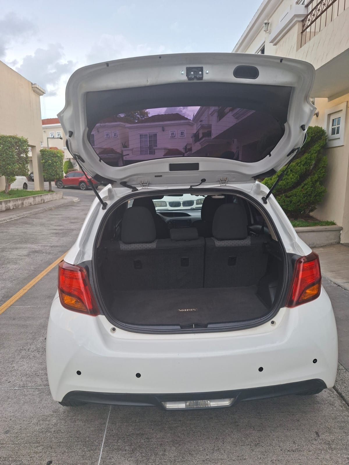 TOYOTA YARIS - 2016                                        